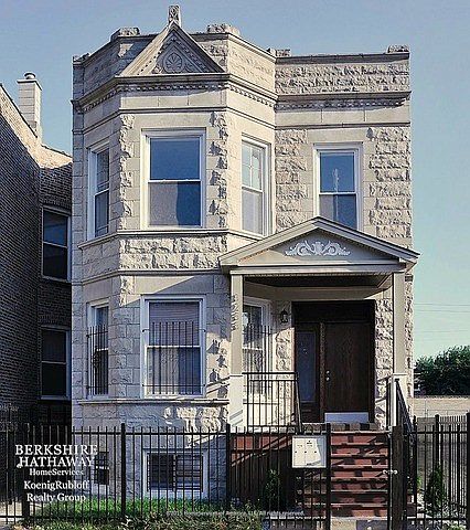 1st image of 3255 W Le Moyne St #1