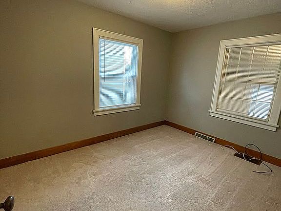3rd image of 1421 Eastholme Ave