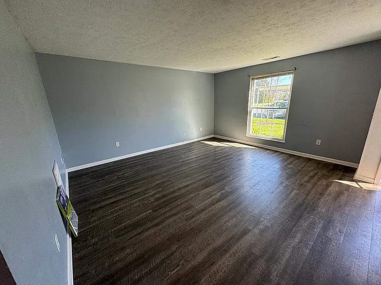 807 Clareridge Ln — Photo 6
