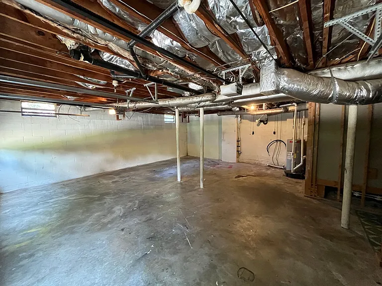 370 Farmbrooke Ln — Photo 35