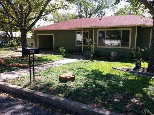 404 W Centre St, Fredericksburg, TX 78624