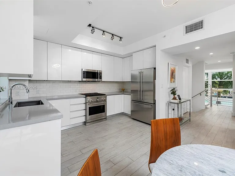 41 N Shore Dr — Photo 5