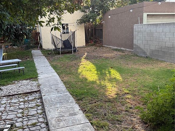 3rd image of 6639 Rose Ave
