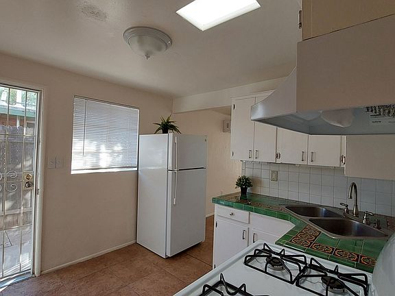5th image of 3225 E Patricia St #2