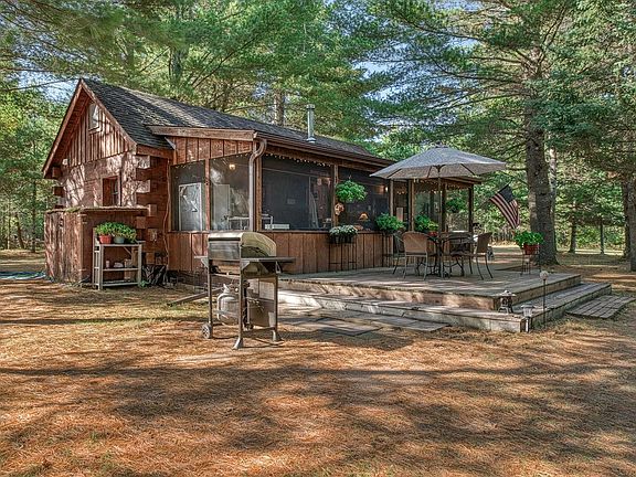 3rd image of 9893 Blue Heron Rd