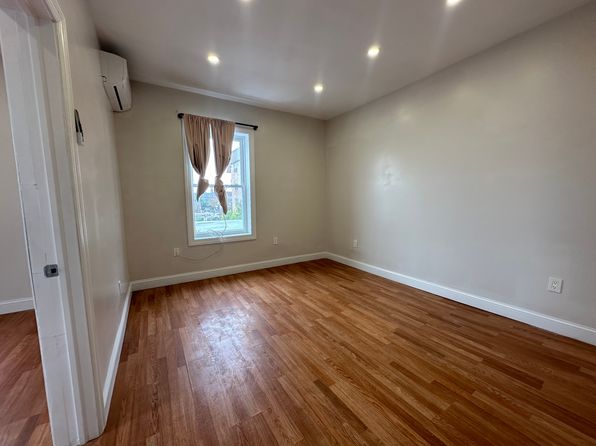 348 Central Ave #1B, Lawrence, NY 11559