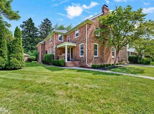 276 Lewiston Rd, Grosse Pointe Farms, MI 48236