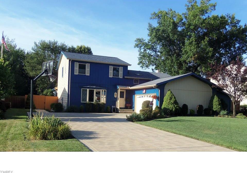 1st image of 20464 Village Green Dr