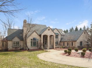 2086 Valleyview Dr, Ann Arbor, MI 48105