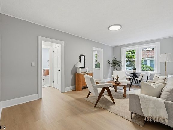 4th image of 49 Park Ave Unit 5 BLDG 49 #5