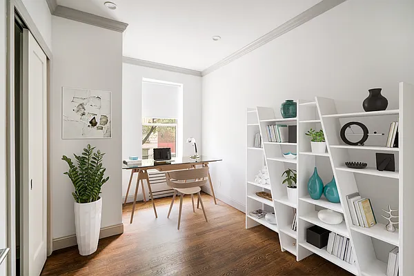 Office, photo 1