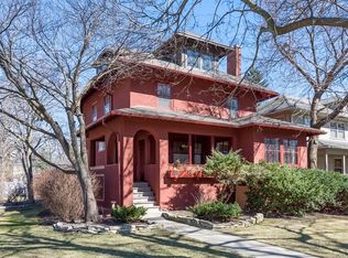 2425 Hartzell St, Evanston, IL 60201