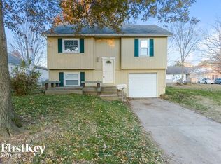 1428 S Pearl St, Independence, MO 64055