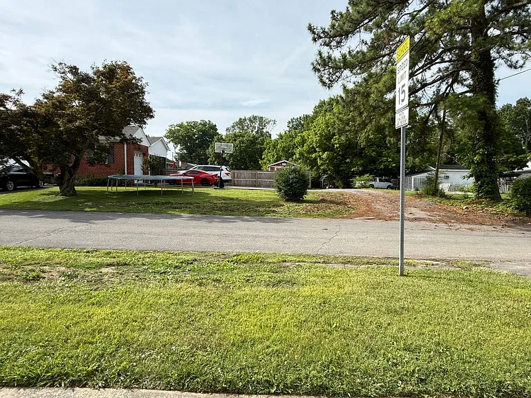 822 Georgia Ave — Photo 16