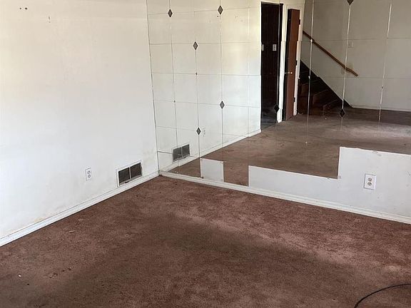 5th image of 4112 Turner Ave