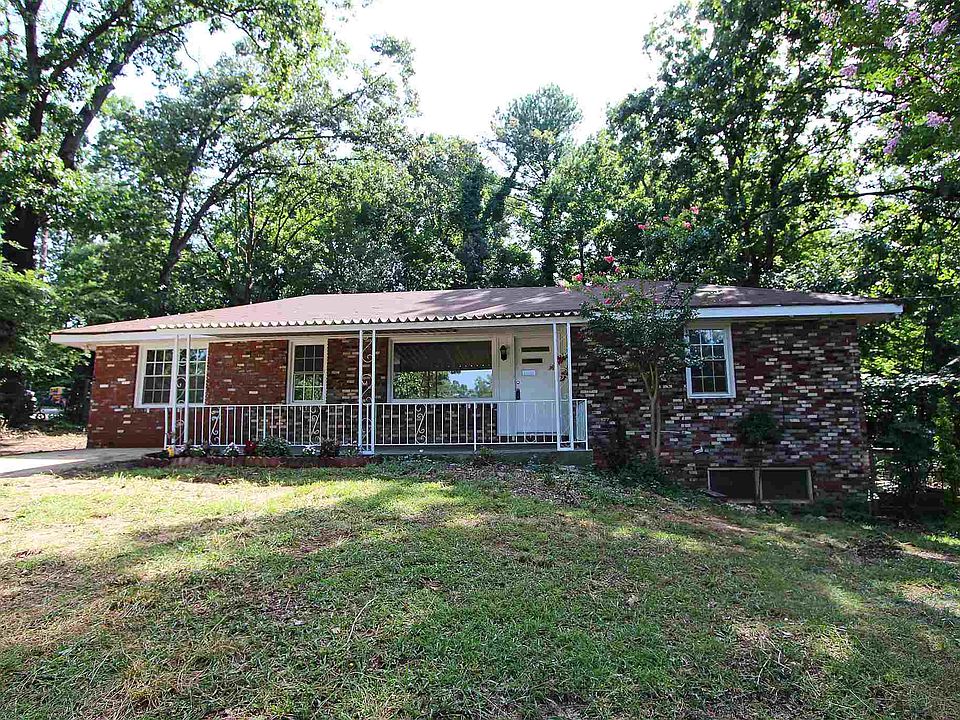 2nd image of 160 Lake Dr