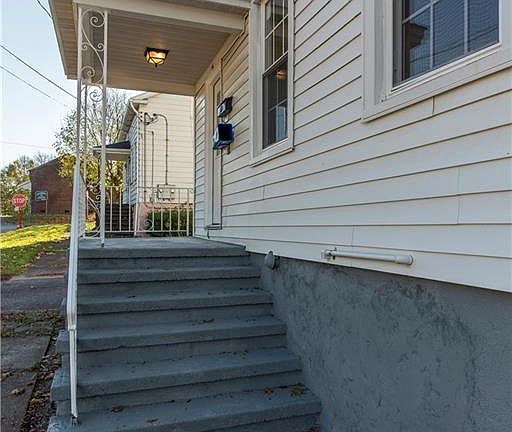 5th image of 16 Cottage St
