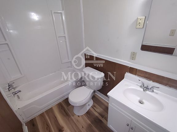 4th image of 1406 W Main St #1/2
