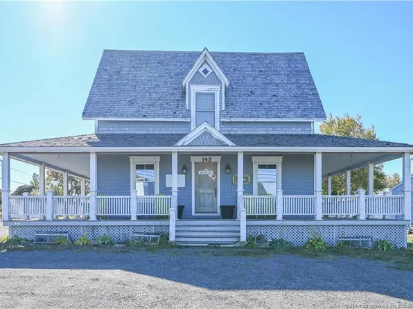 142 Saint Pierre Blvd E, Caraquet, NB E1W 1B1