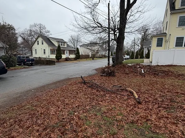 7 Waldo St, Randolph, MA 02368