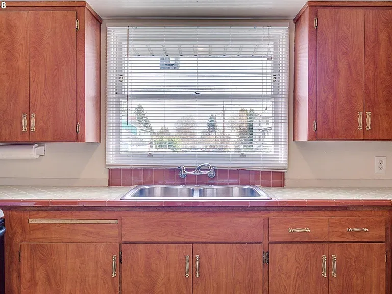 1506 N Watts St — Photo 8