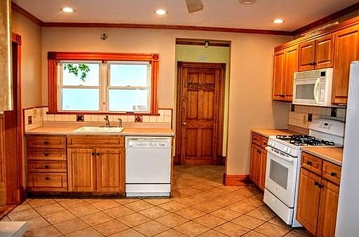 4th image of 40 East St #1