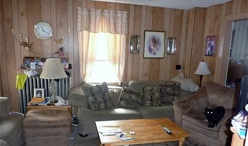 3rd image of 13 Gale St