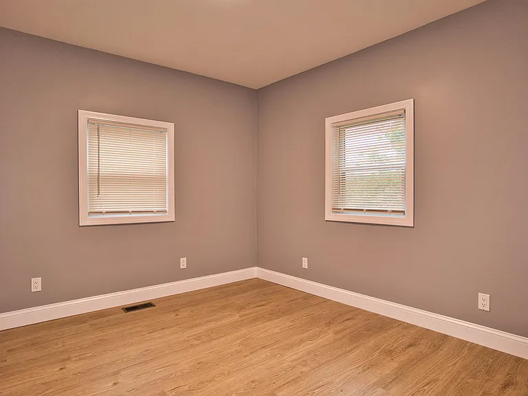 2753 Pleasant St #1 — Photo 31