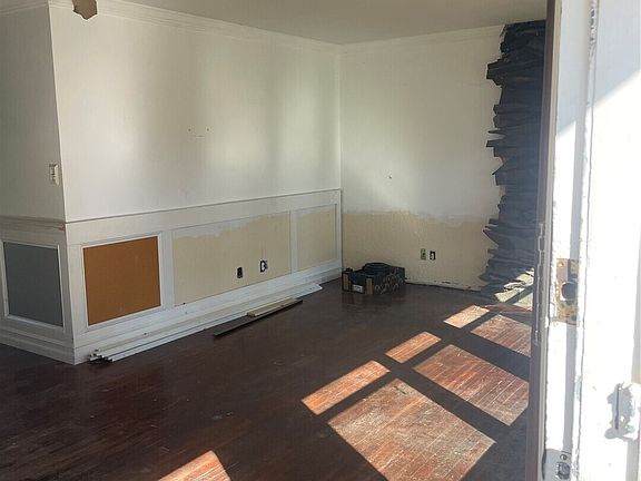 3rd image of 8501 95th Street SW