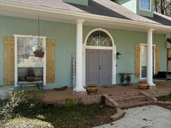 101 Brookhollow Dr, Carriere, MS 39426