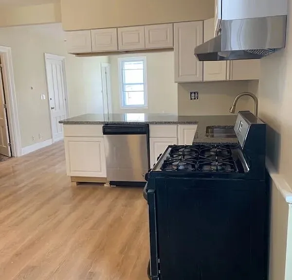 57 1/2 Saratoga Ave #2N — Photo 4