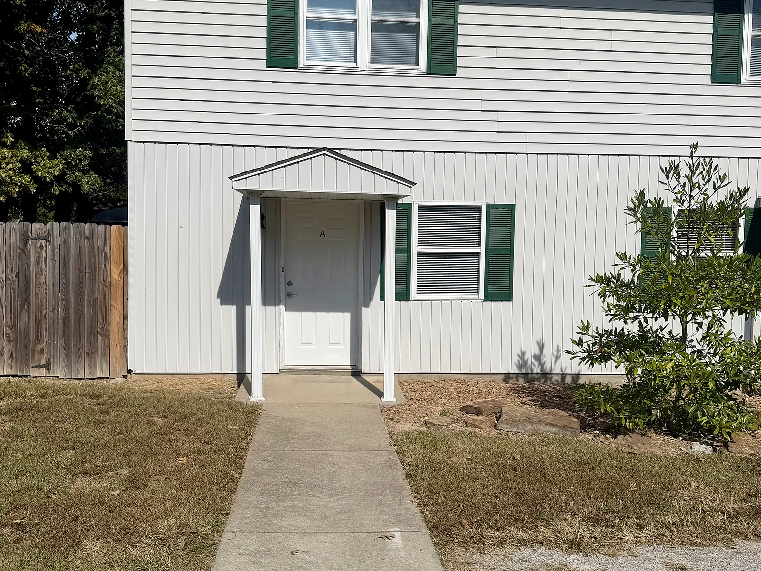 2 bed, 1.5 bath, 1100 sqft, $1,100 — Photo 2