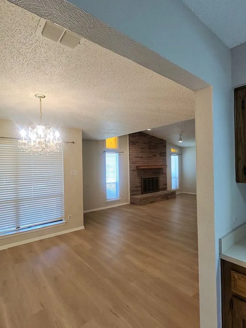 2317 Garden Park Ct Arlington Tx — Photo 2