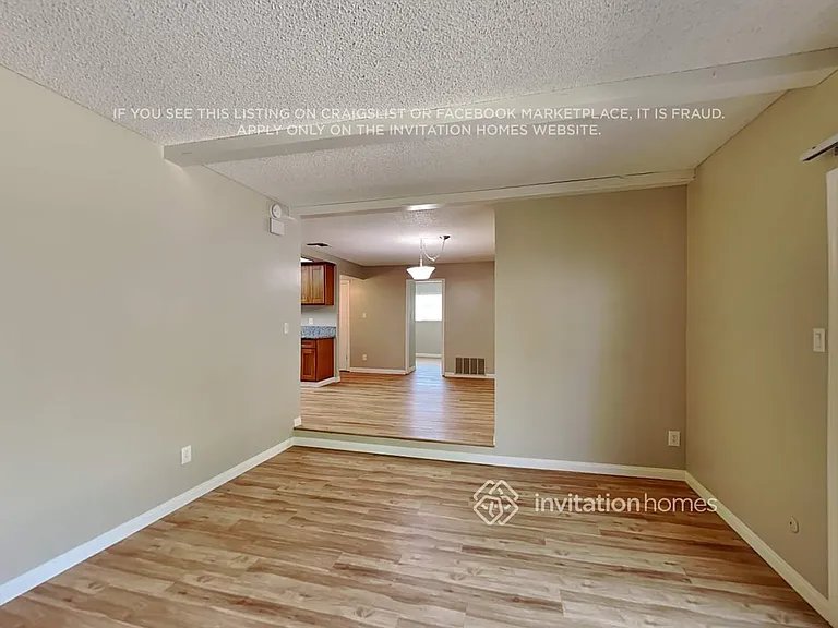 2826 Roxanne Ct — Photo 5