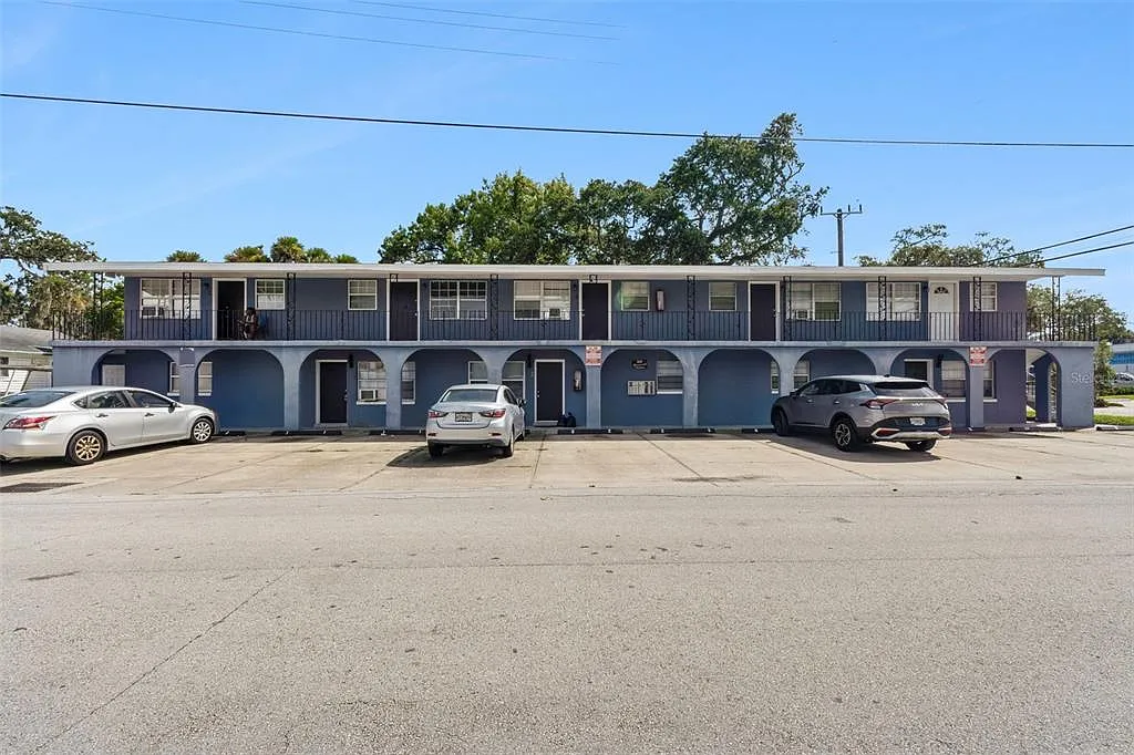 2 bed, 1.0 bath, 650 sqft, $950 — Photo 1