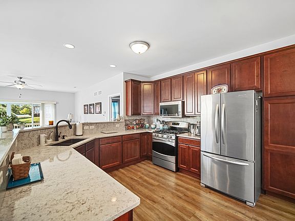 4th image of 8698 Forest Glen Court St