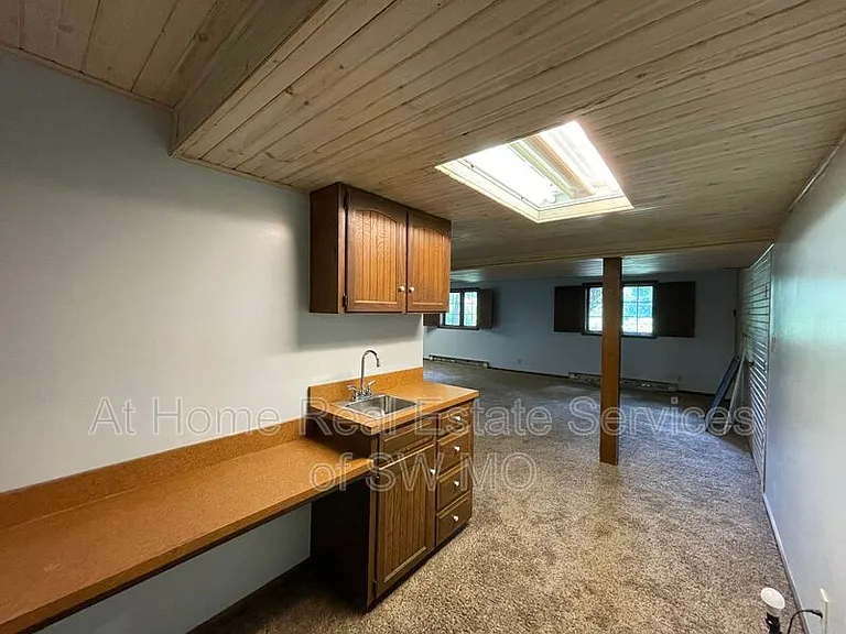 4410 E Valley Rd — Photo 15
