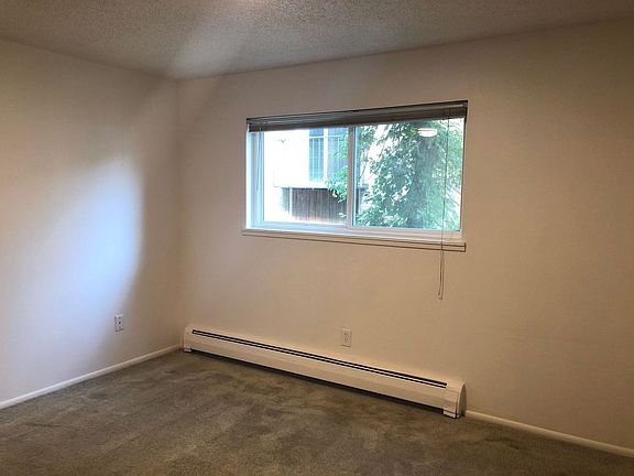 2nd image of 2200 Canyon Blvd #3A