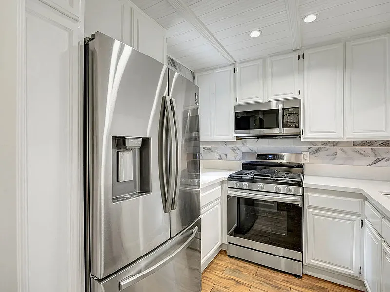 8707 Falmouth Ave — Photo 1