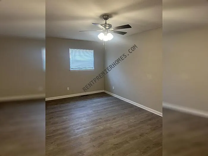 4406 NW 54th St — Photo 11