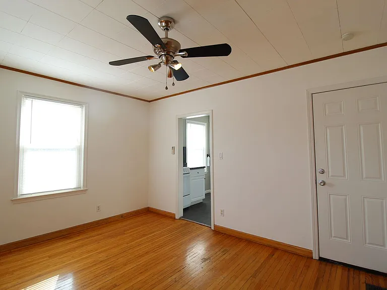 1312 W 39th St #2 — Photo 5