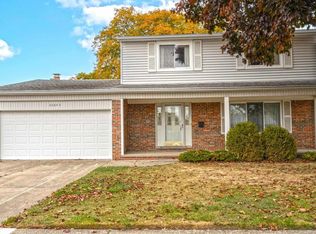 30843 Saint Onge Cir, Warren, MI 48088