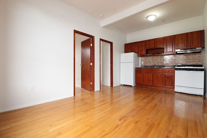 1st image of 223 18th St APT 3R