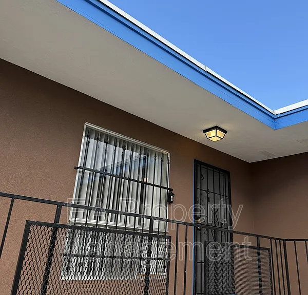 2121 Gold Ave SE #16 — Photo 13