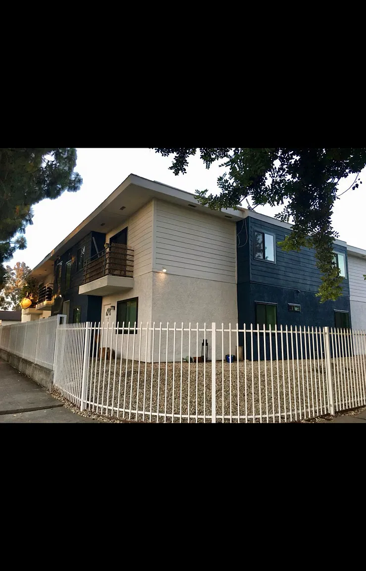 5500 Vesper Avenue, Unit 2 — Photo 1