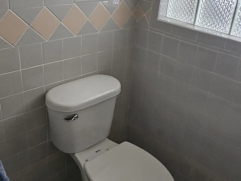 404 Saint Thomas Dr — Photo 8