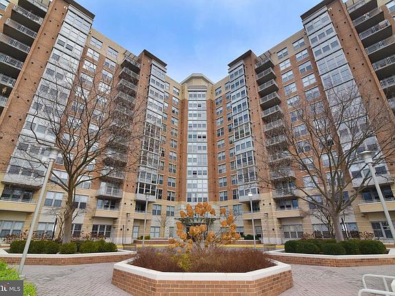 2nd image of 11800 Sunset Hills Rd Unit 823