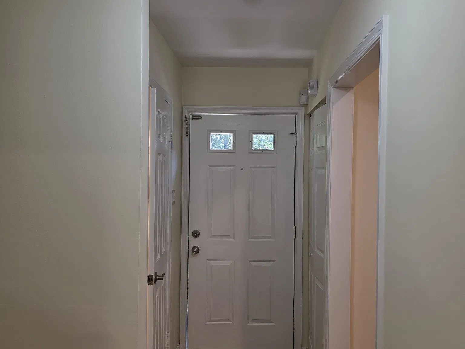 3 bed, 1975 sqft, $2,900 — Photo 1