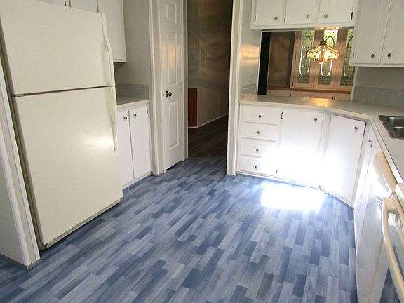 3rd image of 77 Villa Ct #1201