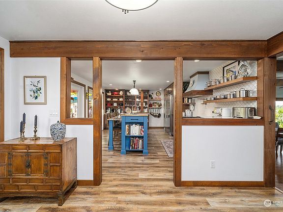 5th image of 13320 12th Avenue E